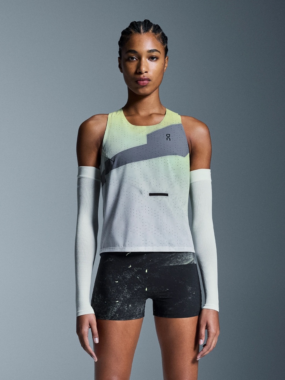 On Running Race Singlet in Limelight / Glacier (Size S) Brand New & Discontinued